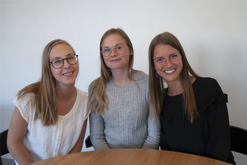 Louise Evenholm, Linnéa Emberg och Andrea Ottosson läser tredje året av socionomprogrammet på Hälsohögskolan i Jönköping. De gjorde sin fältstudie i Chisinau i Moldavien om arbetet mot trafficking. Foto: Daniel Sjödahl