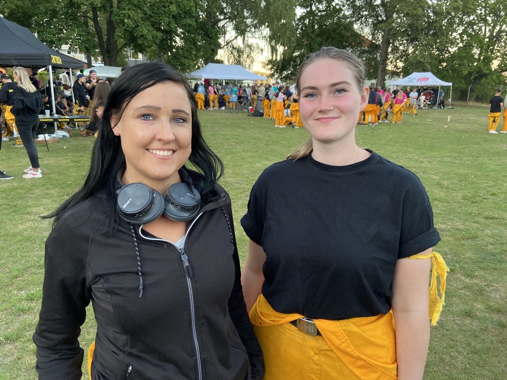 Evelina Uimonen (to the left) and Matilda Ersson, School of Engineering.