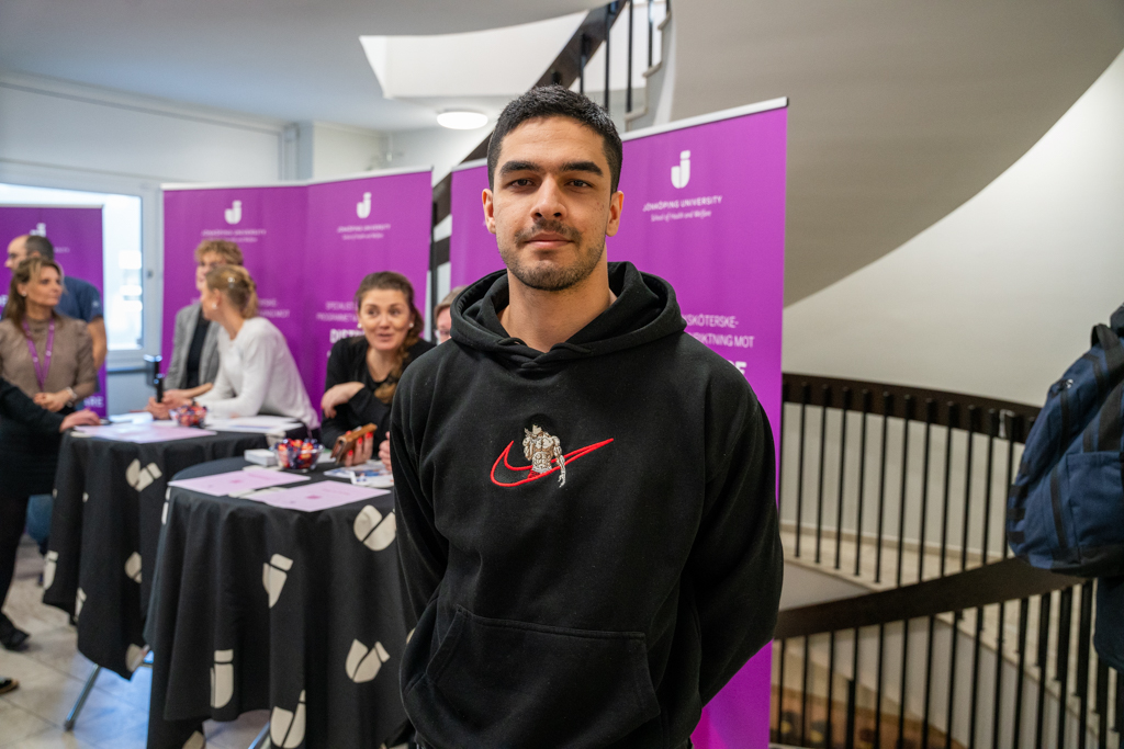 Studenten mikael som besökte karriärdagen på HHJ.