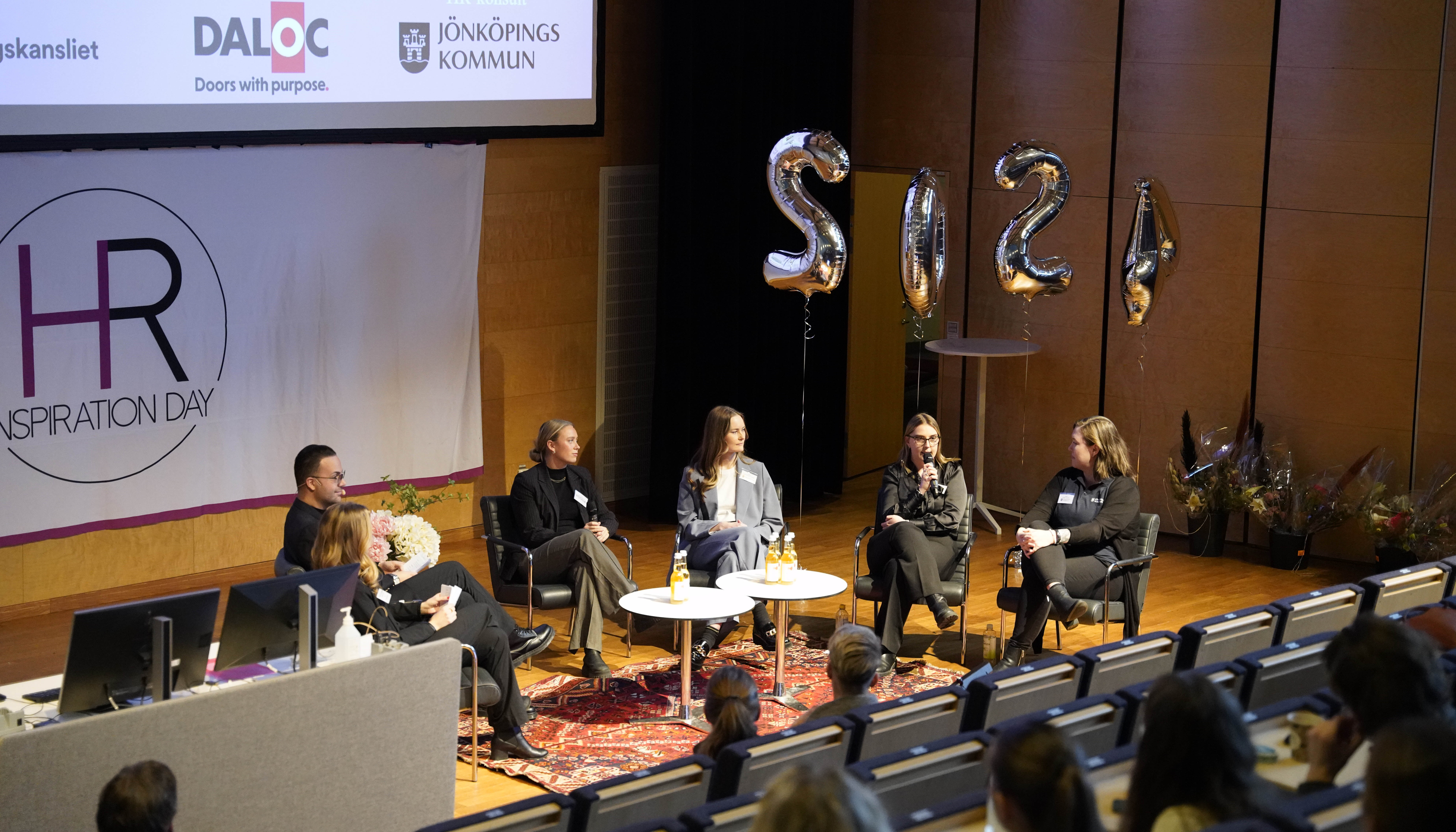 Paneldebatt med alumner