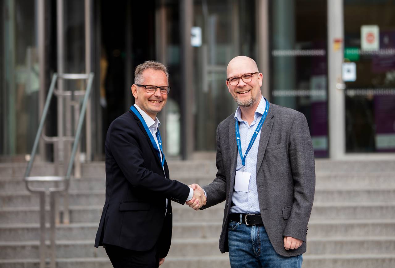 Mats Jackson, Prorektor Jönköping University  och Joakim Brobäck, VD på Träcentrum