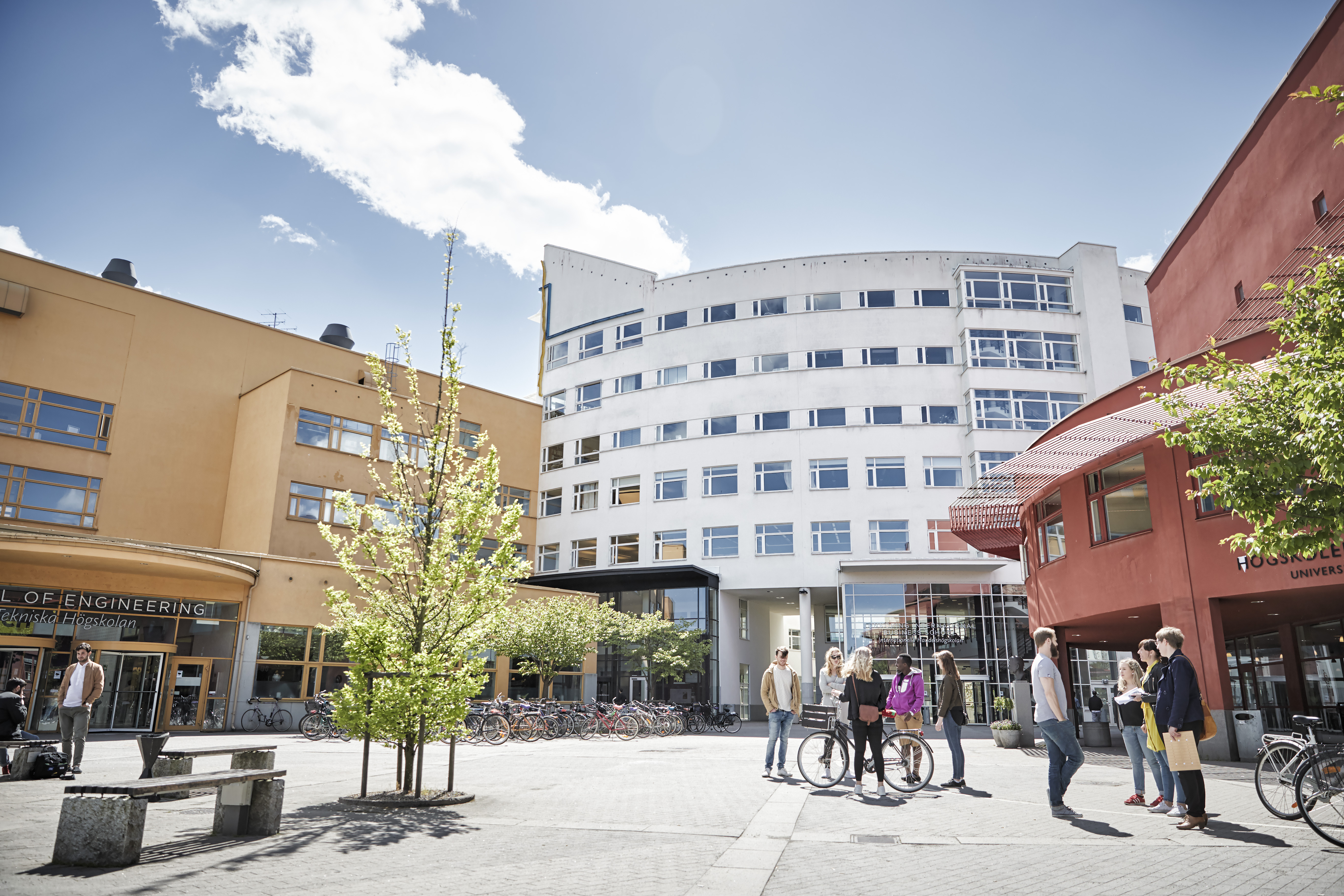 View across campus towards Jönköping International Business School, with the School of Engineering on the left and the University Library on the right. 