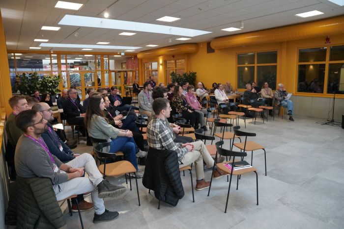 Personer i en aula