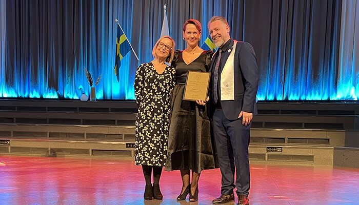 Plakettutdelning, priset  tilldelas Hälsohögskolan vid Jönköping University.