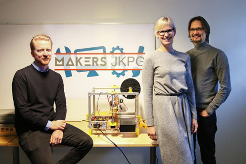 Calle Andersson, affärsutvecklare på Science Park, Linda Bergqvist, näringslivsansvarig på Tekniska Högskolan i Jönköping och Andreas Axelsson, ordförande i Makers Jönköping i de nya lokalerna på Gjuterigatan 9.